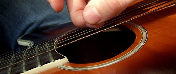 For Beginning Guitarists: Right- and Left-Hand Basics