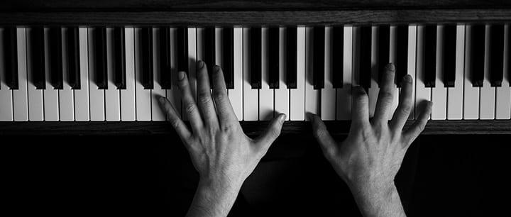 8 Simple Steps for Learning Fast Piano Songs