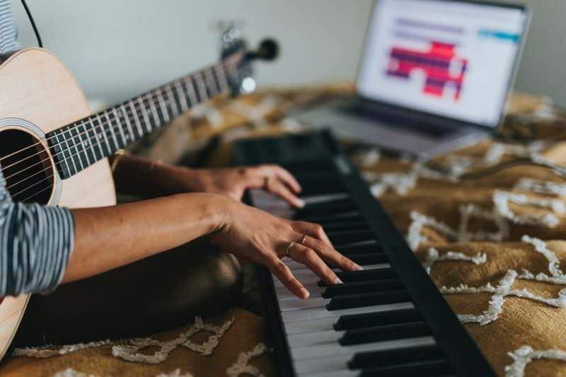 YouTube Piano Lessons: Best Beginner Videos to Watch