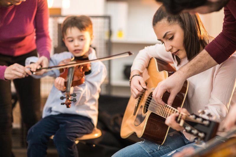 Guitar Vs. Violin: Which Should You Learn to Play?
