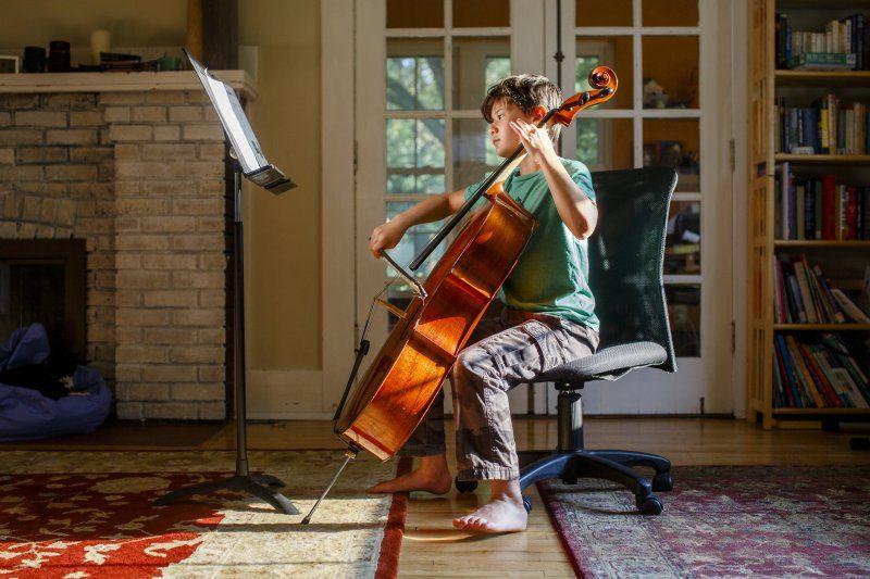 Cello Posture: 5 Tips for Proper Playing Without Injury