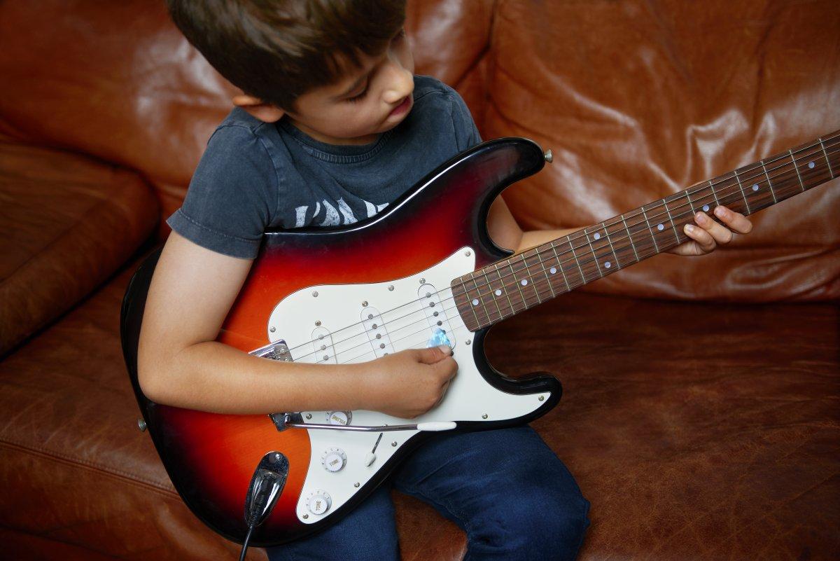 Tips for Parents: The 5 Best Guitars for Kids