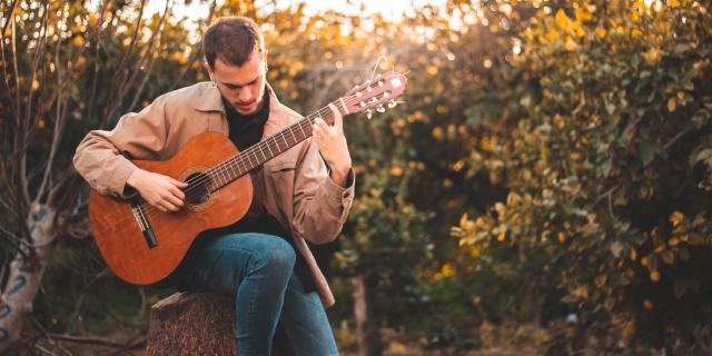 Learn and Practice Flamenco-Style Fingerpicking - Guitar Class