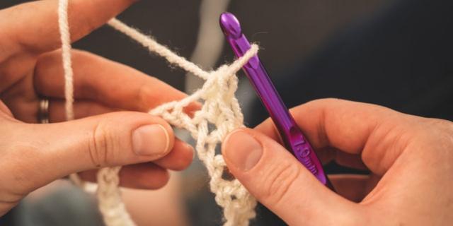 Crocheting a Hat in the Round - Crocheting Class