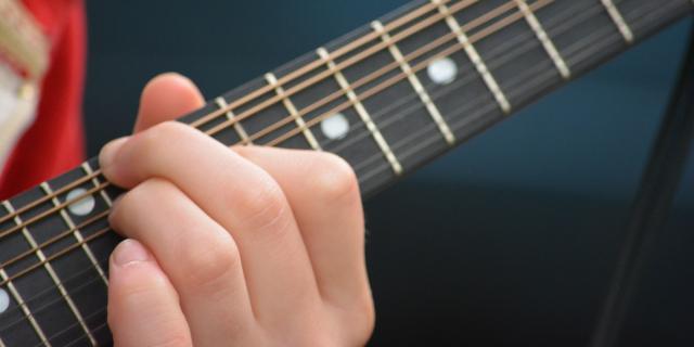 Left Hand Exercises To Get Those Fingers Moving! - Mandolin Class