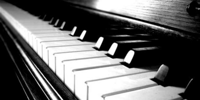 Learning Piano Chords - Piano Class