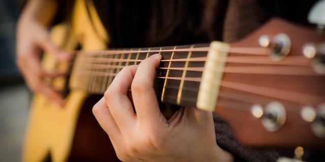 Make Any Guitar Chord Ever: Intro to the CAGED System - Guitar Class