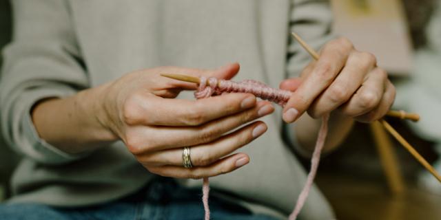 Learn the Knit Stitch - English Style - Knitting Class