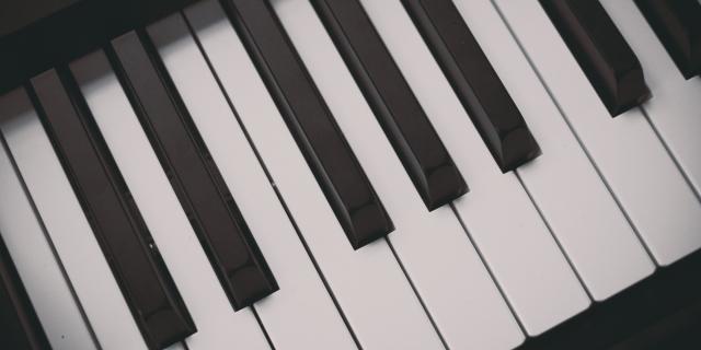How to Simplify Reading with 2 Hands - Piano Class