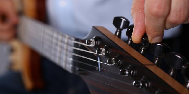 How to Tune Your Guitar - Guitar Class