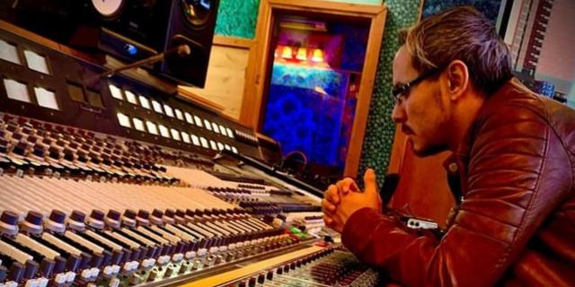 Audio Mixing Masterclass - Vocal Editing on Logic Pro - Music Recording Class