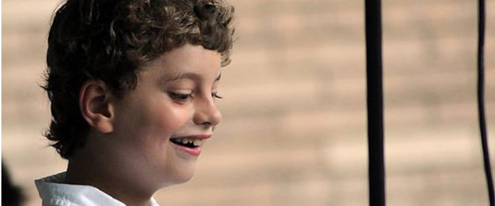 8 Year Old's Piano Recital Goes Viral