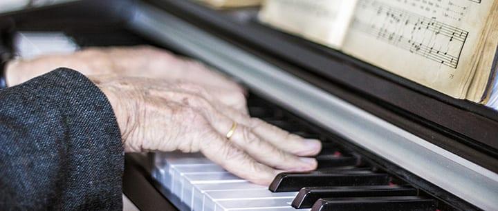 The 6 Best Reasons for Adults to Take Piano Lessons