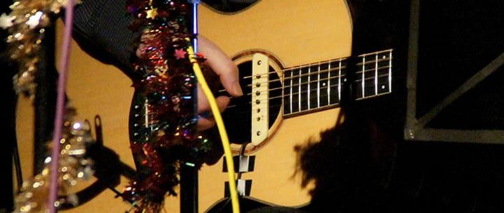 15 Holiday Gift Ideas for Guitar Players