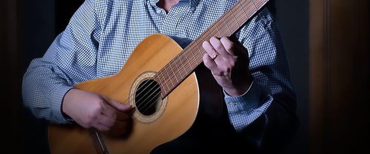 https://takelessons.com/blog/learning-classical-guitar-can-use-tabs-read-music