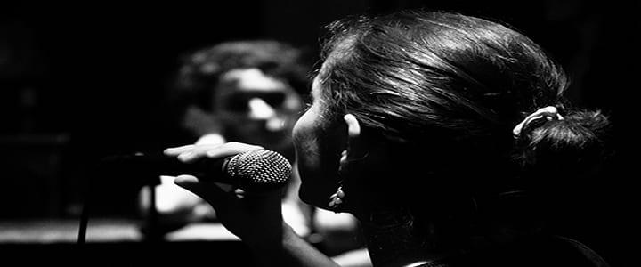 How to Get a Raspy Singing Voice - Is it Healthy?