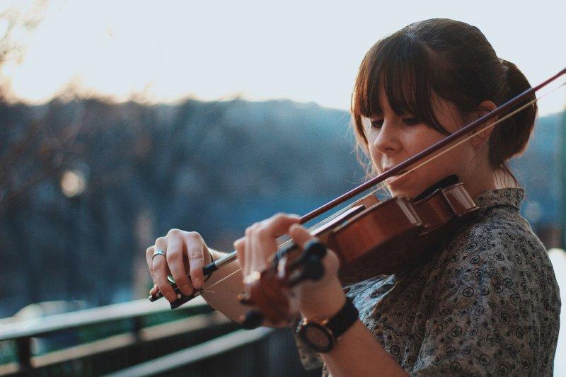 https://takelessons.com/blog/2015/08/a-violinists-guide-to-playing-at-weddings