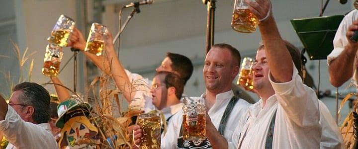 20 Useful German Phrases for Oktoberfest