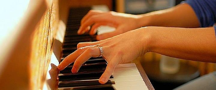 3 Piano Hand Position Exercises for Beginners