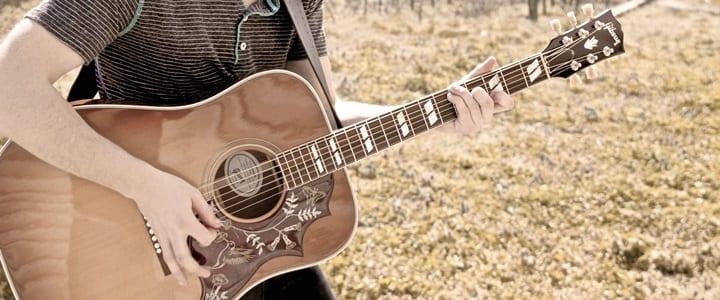 8 Must-Have Acoustic Guitars for Fall 2016 (For All Budgets)