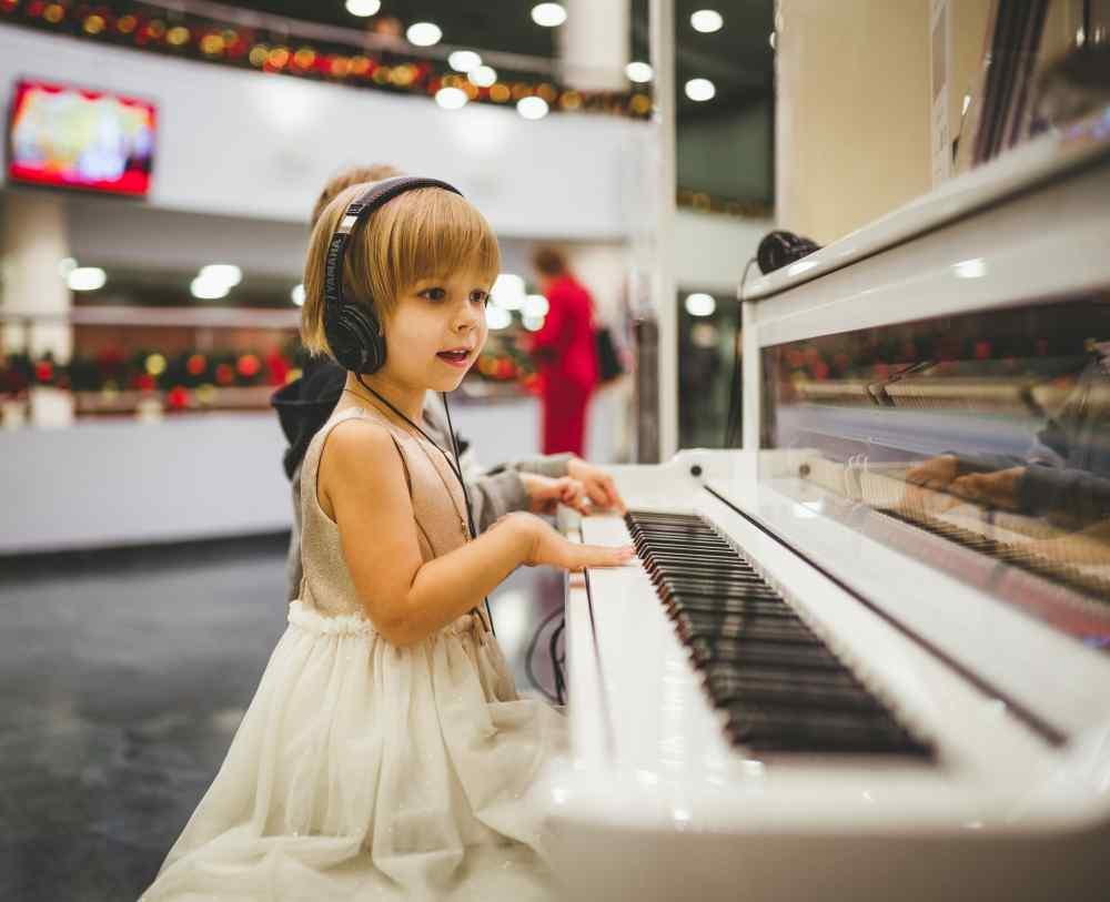 https://takelessons.com/blog/2020/02/5-easy-piano-songs-to-teach-to-toddlers