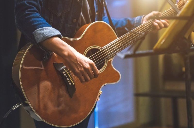 10 Online Guitar Resources for Beginners