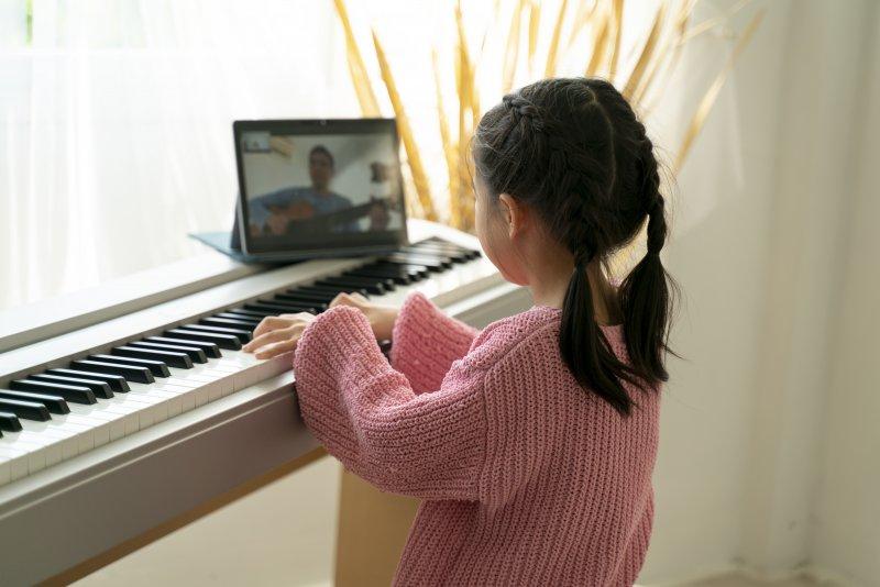 A 10-Minute Piano Practice Challenge for Busy Students