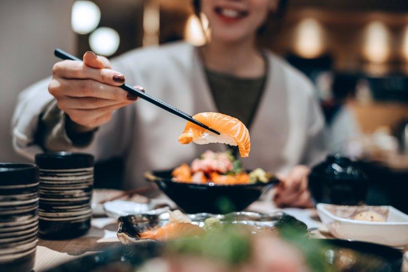 Japanese Etiquette: The Dos and Don'ts of Mealtime