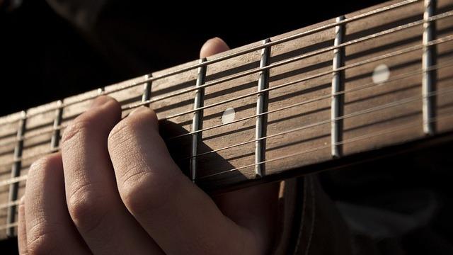 Connecting the Minor Pentatonic Positions
