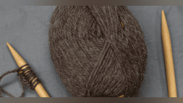 Beginner Knitting - Thumb Cast on Method