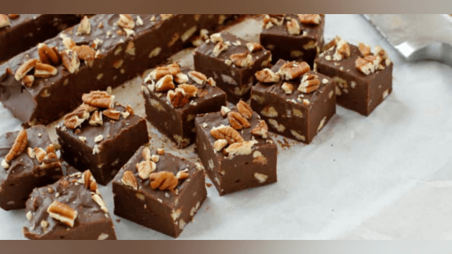 How To Make Super Easy and Delicious Fudge