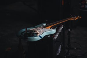 notes on a guitar