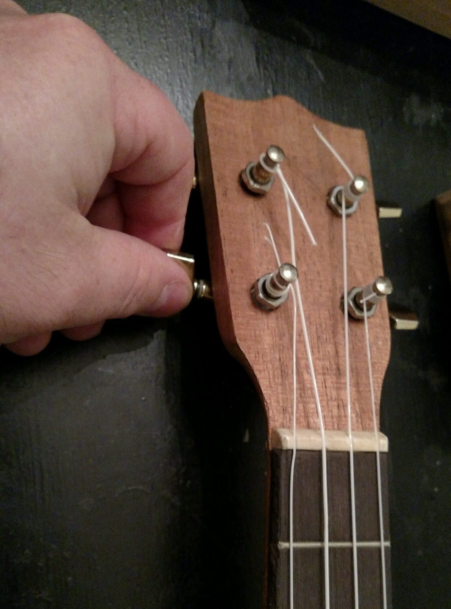 how to restring a ukulele