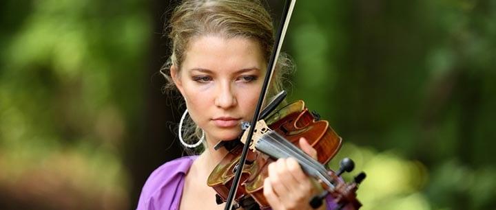 What is the Cost of Violin Lessons? How Your Teacher, Location, and Goals Factor In