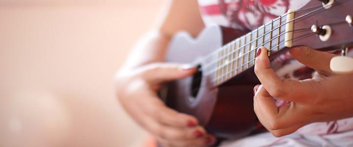 3 Swoon-Worthy Ukulele Songs to Play for Your Sweetheart