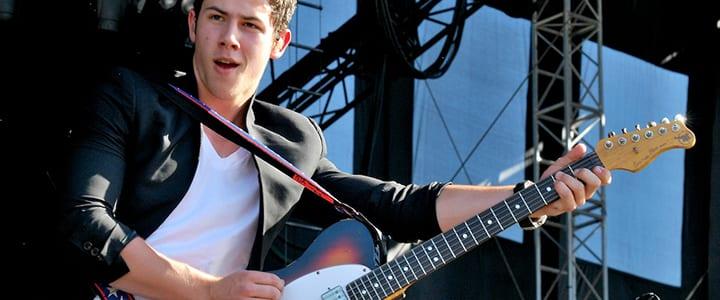 Video: Nick Jonas "Close" Guitar Tutorial