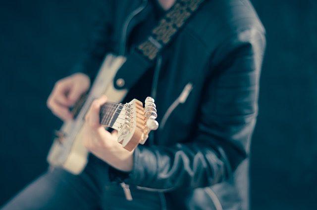 Best Rock Guitar Songs for Beginners to Learn�