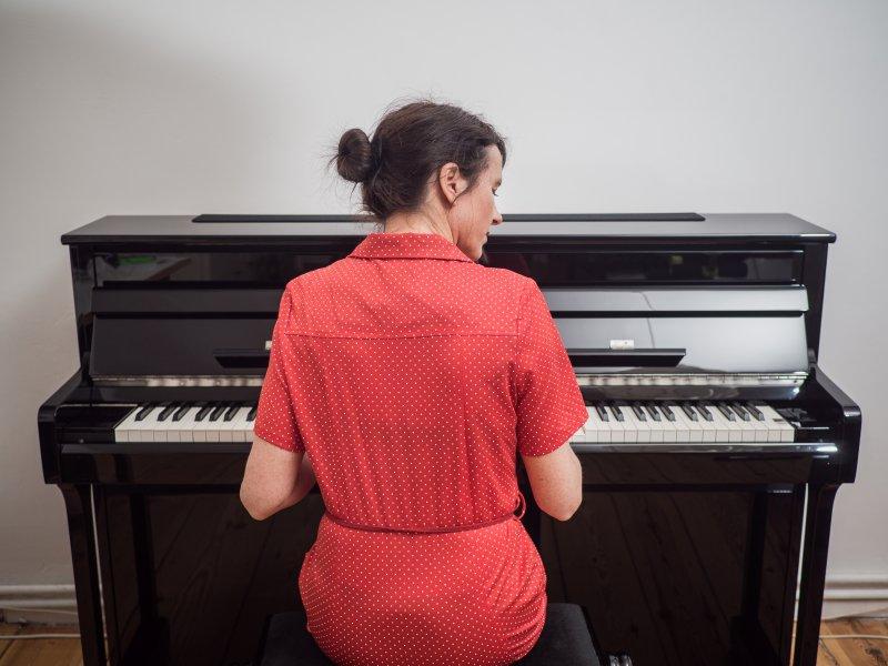 How to Find the Best Teacher for Adult Piano Lessons