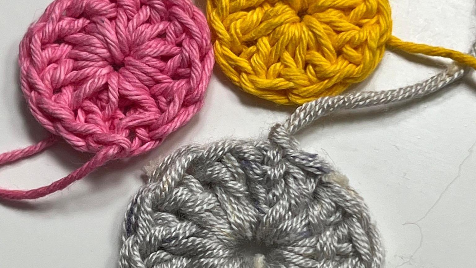How to Double Crochet in the Round - Starting with 4 chain 